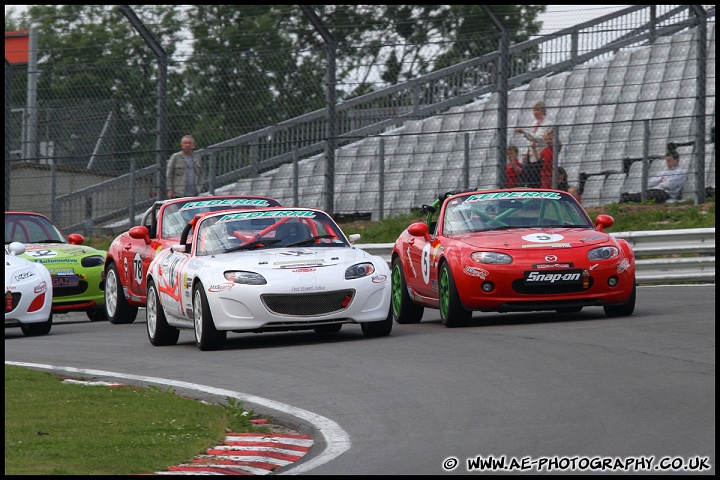BRSCC_Championship_Racing_Brands_Hatch_120610_AE_047.jpg