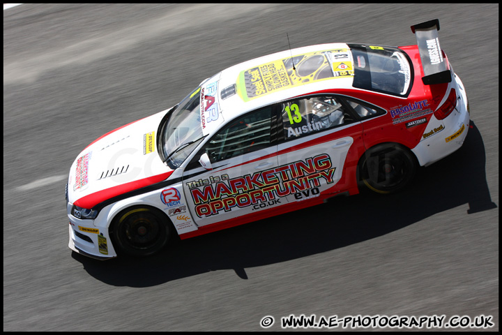 BTCC_and_Support_Brands_Hatch_010412_AE_060.jpg