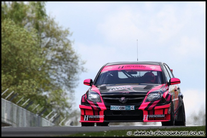 BTCC_and_Support_Brands_Hatch_010510_AE_064.jpg