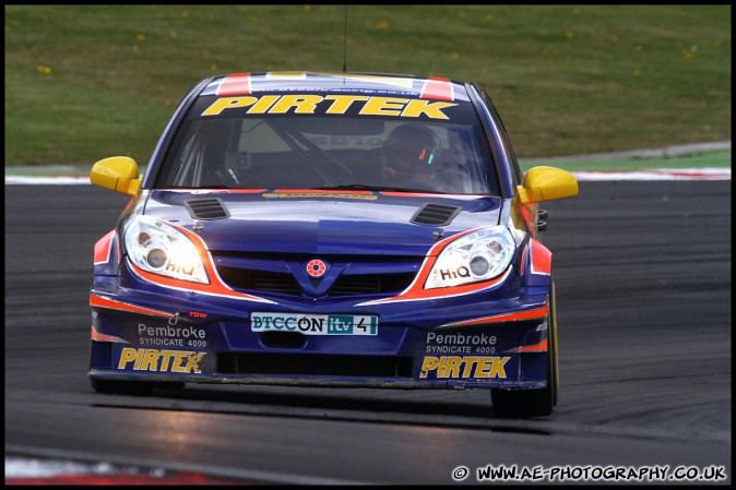 BTCC_and_Support_Brands_Hatch_010510_AE_072.jpg