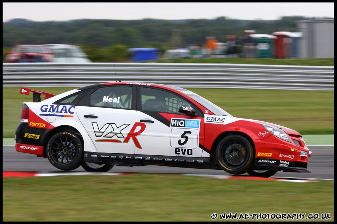 BTCC_and_Support_Snetterton_010809_AE_063.jpg