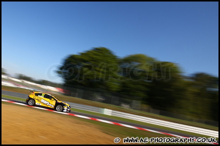 BTCC_and_Support_Brands_Hatch_011011_AE_015.jpg