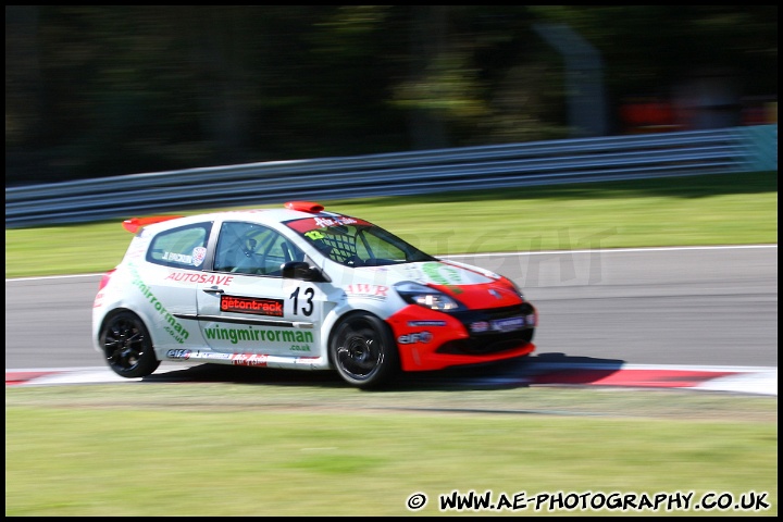 BTCC_and_Support_Brands_Hatch_011011_AE_040.jpg