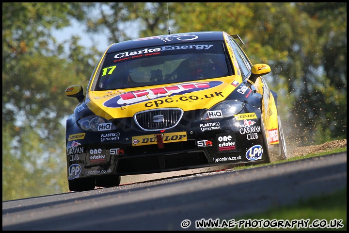 BTCC_and_Support_Brands_Hatch_011011_AE_075.jpg