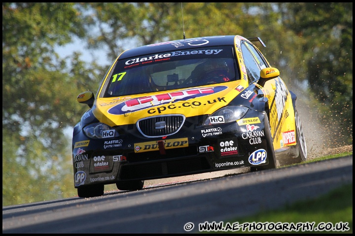 BTCC_and_Support_Brands_Hatch_011011_AE_076.jpg