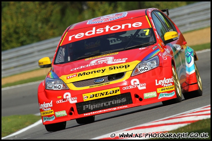 BTCC_and_Support_Brands_Hatch_011011_AE_086.jpg