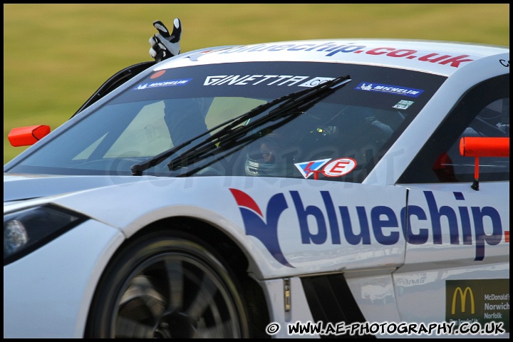 BTCC_and_Support_Brands_Hatch_011011_AE_105.jpg