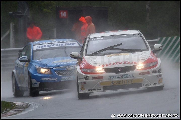 BTCC_and_Support_Brands_Hatch_020510_AE_037.jpg