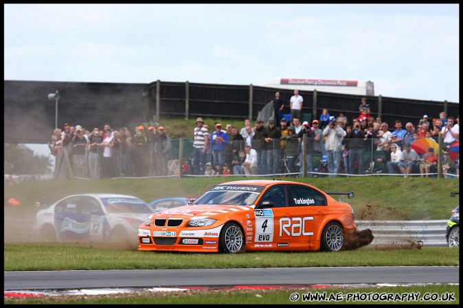 BTCC_and_Support_Snetterton_020809_AE_012.jpg