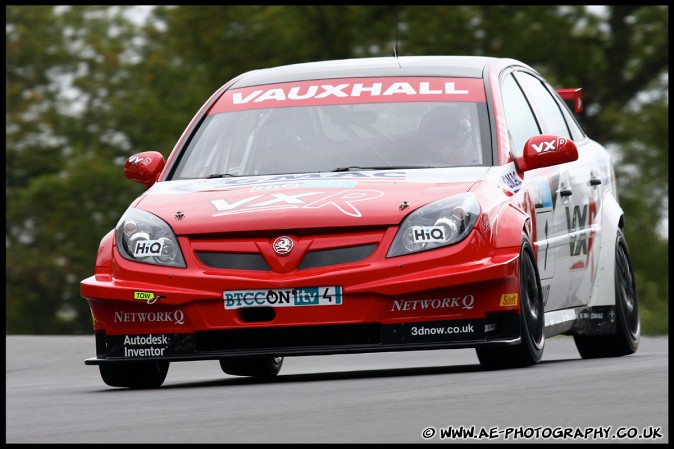 BTCC_and_Support_Brands_Hatch_031009_AE_036.jpg