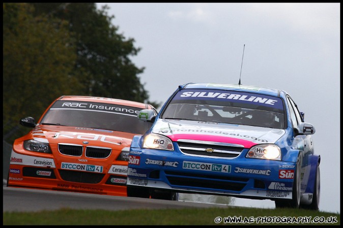 BTCC_and_Support_Brands_Hatch_031009_AE_111.jpg