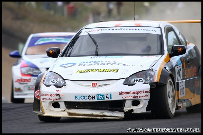 BTCC_and_Support_Brands_Hatch_031009_AE_114.jpg