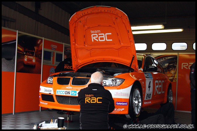 BTCC_and_Support_Brands_Hatch_040409_AE_002.jpg