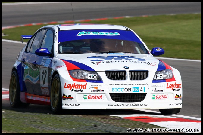 BTCC_and_Support_Brands_Hatch_040409_AE_100.jpg