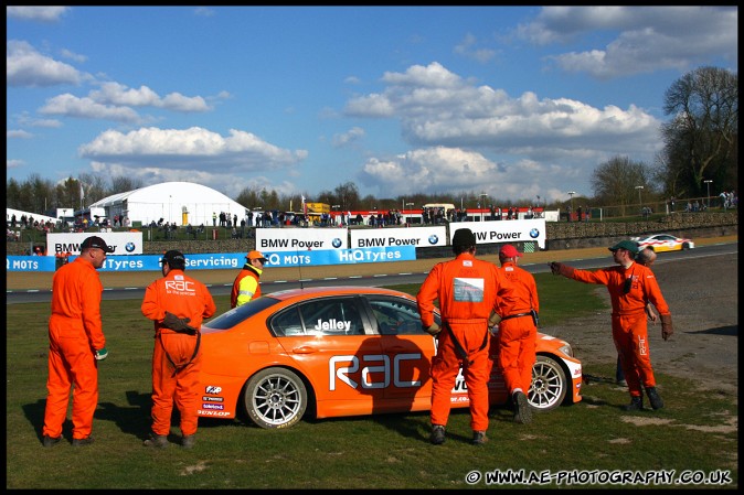 BTCC_and_Support_Brands_Hatch_040409_AE_104.jpg