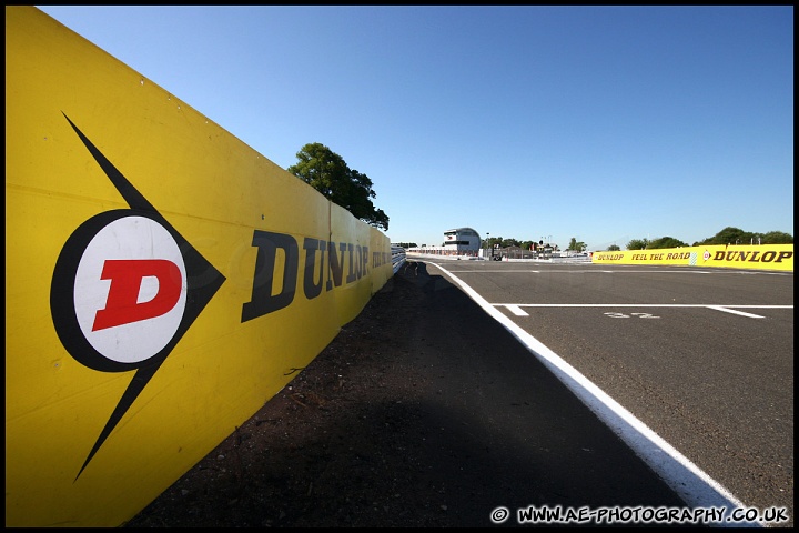 BTCC_and_Support_Oulton_Park_040611_AE_002.jpg