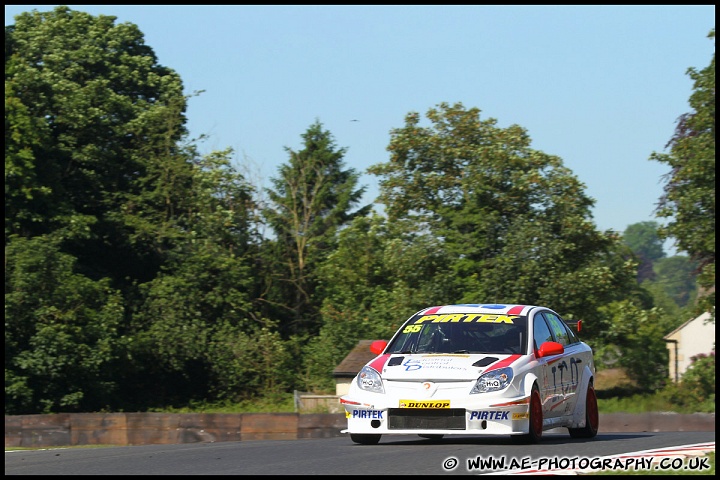 BTCC_and_Support_Oulton_Park_040611_AE_021.jpg