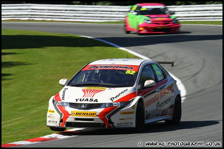 BTCC_and_Support_Oulton_Park_040611_AE_025.jpg