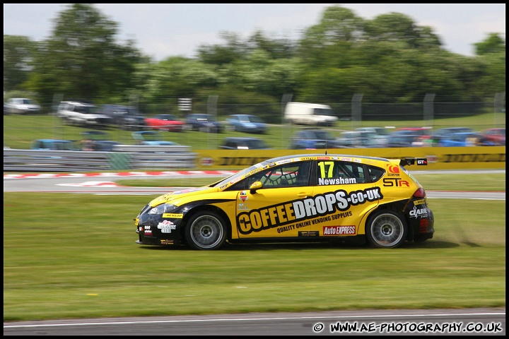 BTCC_and_Support_Oulton_Park_040611_AE_053.jpg