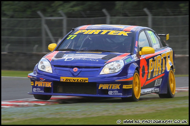 BTCC_and_Support_Oulton_Park_040611_AE_058.jpg