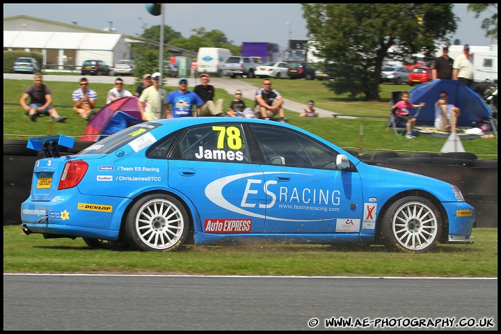 BTCC_and_Support_Oulton_Park_040611_AE_064.jpg