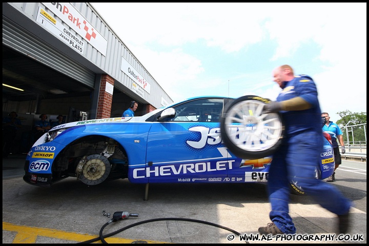 BTCC_and_Support_Oulton_Park_040611_AE_077.jpg