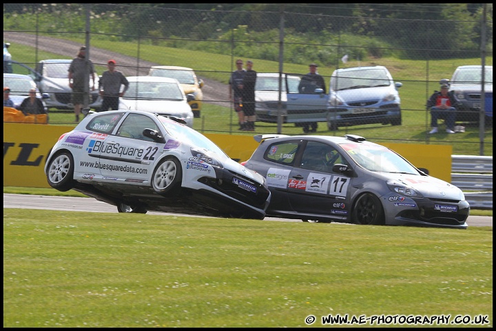 BTCC_and_Support_Oulton_Park_040611_AE_093.jpg