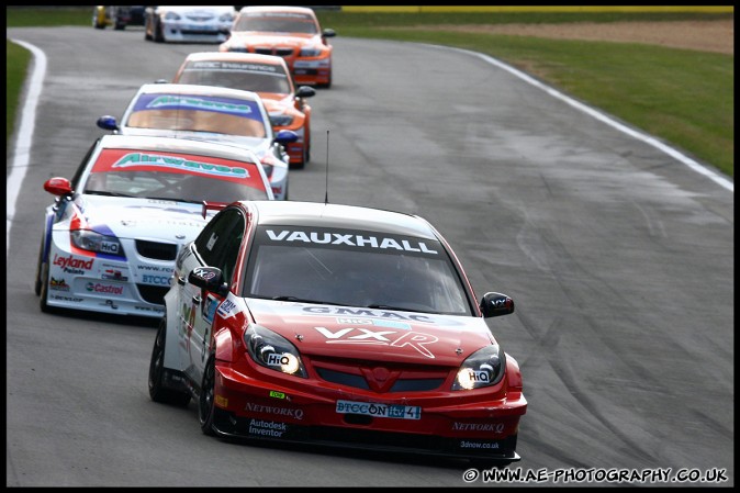 BTCC_and_Support_Brands_Hatch_041009_AE_041.jpg