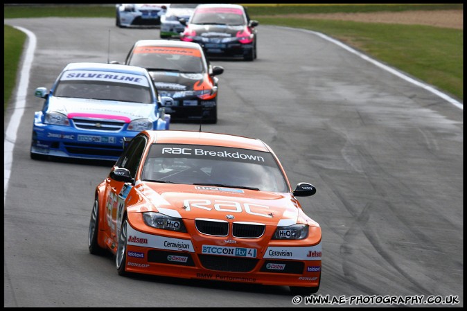 BTCC_and_Support_Brands_Hatch_041009_AE_042.jpg