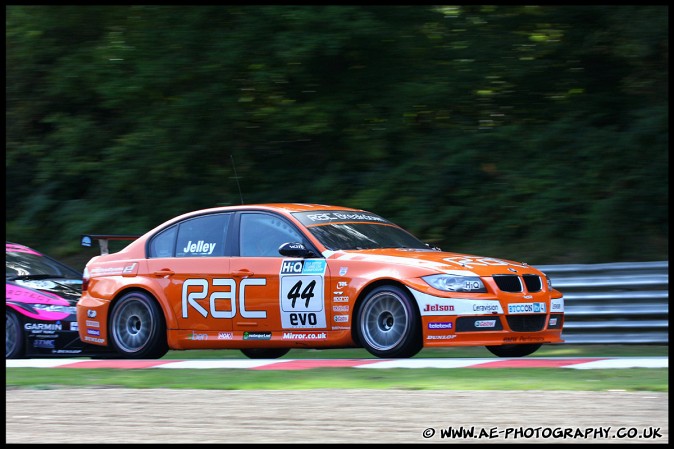 BTCC_and_Support_Brands_Hatch_041009_AE_052.jpg