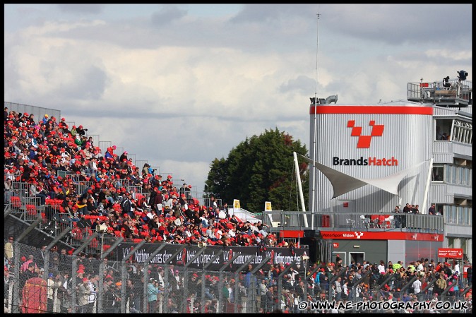 BTCC_and_Support_Brands_Hatch_041009_AE_077.jpg