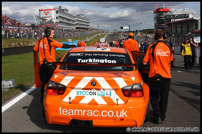 BTCC_and_Support_Brands_Hatch_041009_AE_082.jpg