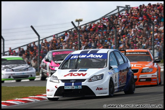 BTCC_and_Support_Brands_Hatch_041009_AE_088.jpg