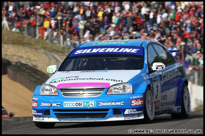 BTCC_and_Support_Brands_Hatch_041009_AE_105.jpg