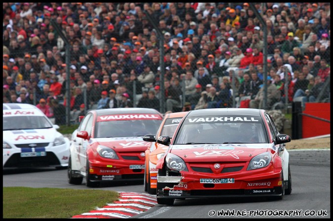 BTCC_and_Support_Brands_Hatch_041009_AE_146.jpg