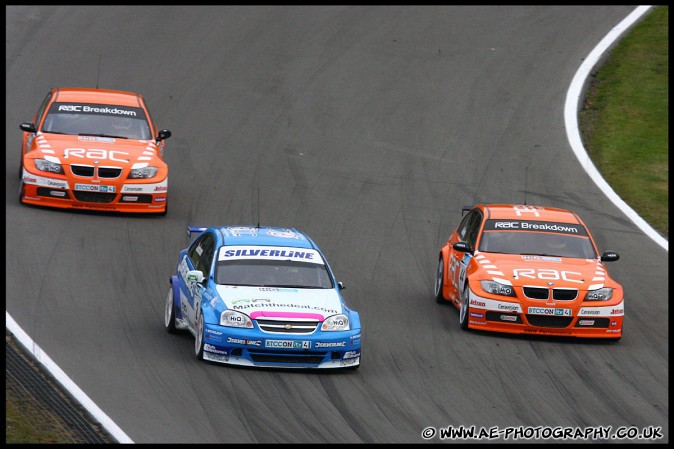 BTCC_and_Support_Brands_Hatch_041009_AE_149.jpg