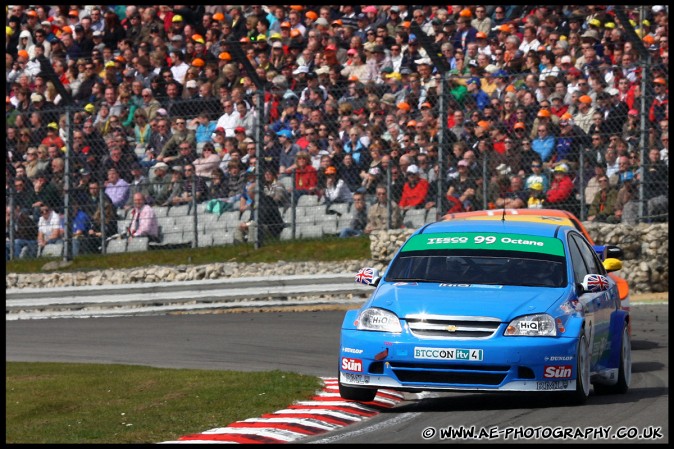 BTCC_and_Support_Brands_Hatch_050409_AE_057.jpg