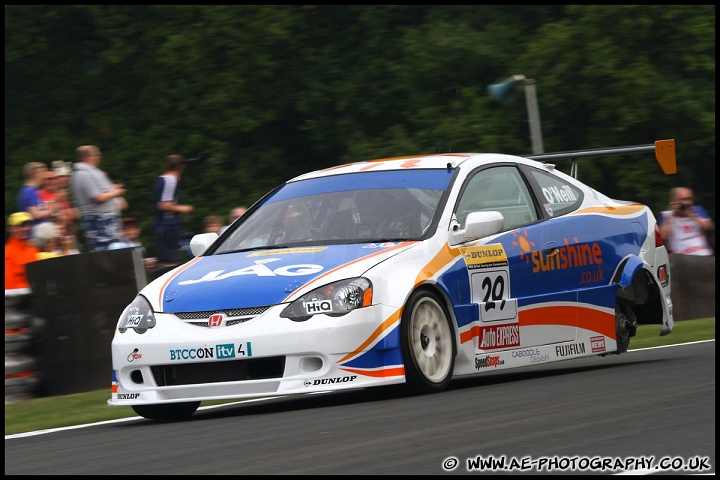 BTCC_and_Support_Oulton_Park_050610_AE_016.jpg