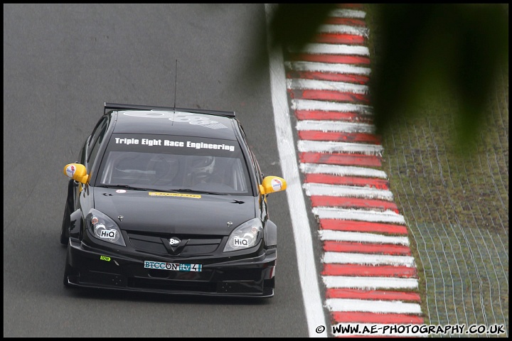 BTCC_and_Support_Oulton_Park_050610_AE_018.jpg