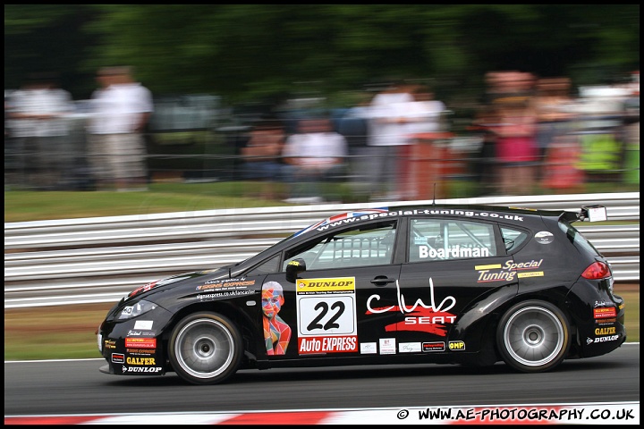 BTCC_and_Support_Oulton_Park_050610_AE_030.jpg