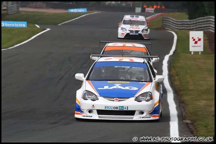 BTCC_and_Support_Oulton_Park_050610_AE_034.jpg