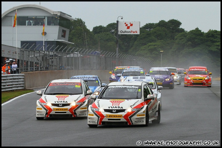BTCC_and_Support_Oulton_Park_050611_AE_003.jpg