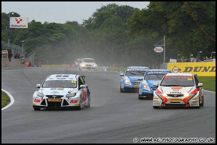 BTCC_and_Support_Oulton_Park_050611_AE_006.jpg