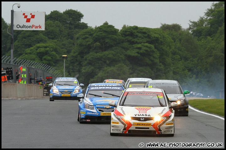 BTCC_and_Support_Oulton_Park_050611_AE_049.jpg