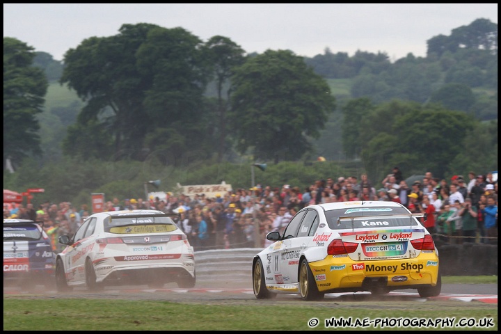 BTCC_and_Support_Oulton_Park_060610_AE_066.jpg