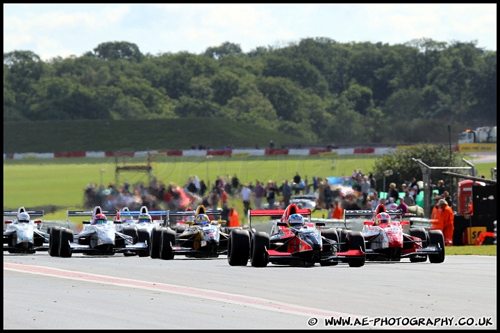 BTCC_and_Support_Snetterton_070811_AE_010.jpg