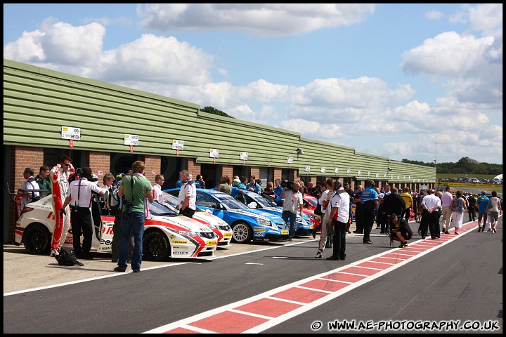 BTCC_and_Support_Snetterton_070811_AE_034.jpg