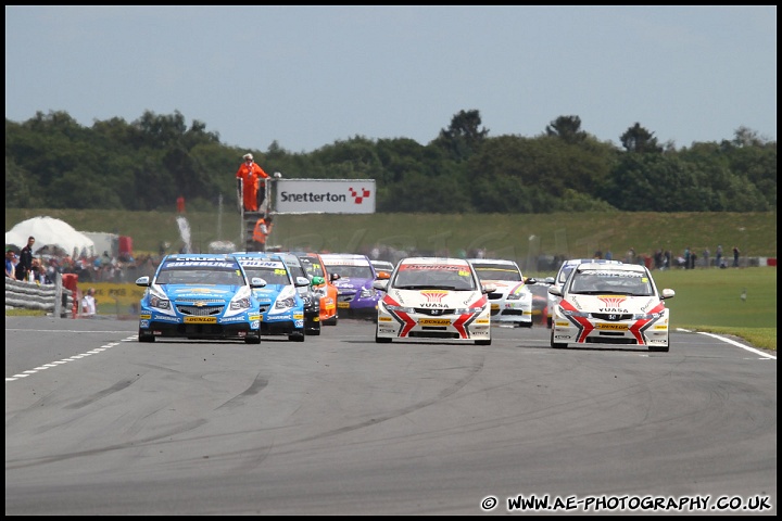 BTCC_and_Support_Snetterton_070811_AE_051.jpg