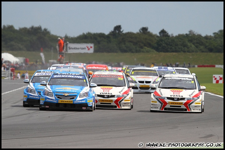 BTCC_and_Support_Snetterton_070811_AE_052.jpg