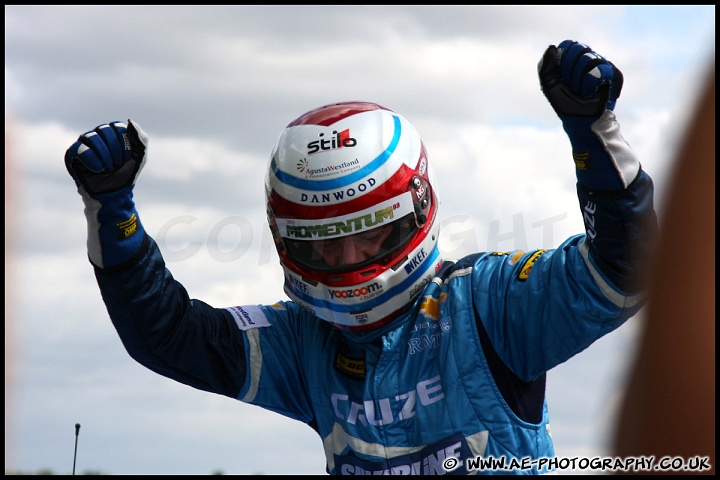 BTCC_and_Support_Snetterton_070811_AE_061.jpg